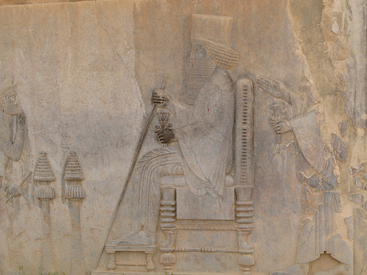 Рельеф – царь Дарий Великий на троне